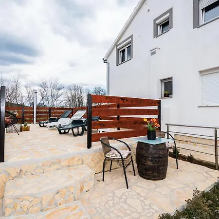 Holiday home Nerona Bisko