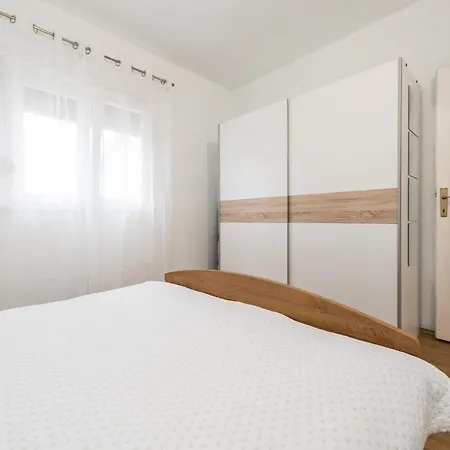 Nerona Holiday home Bisko